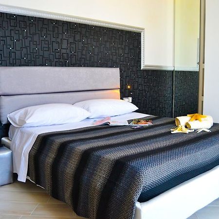 Sottosopra Bed & Breakfast Margherita Di Savoia Bagian luar foto