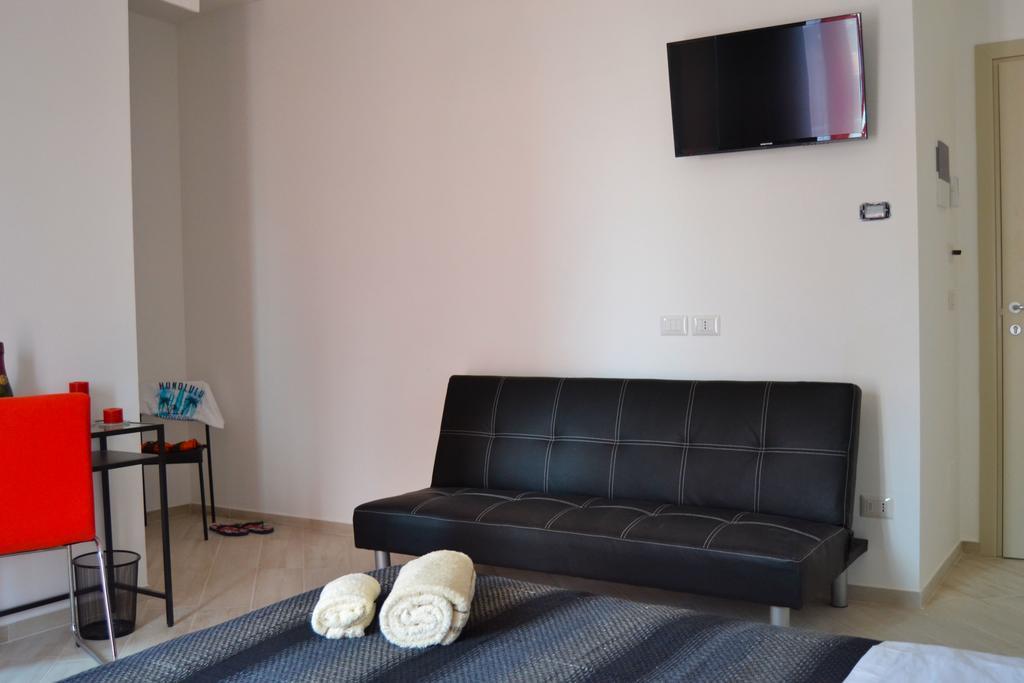 Sottosopra Bed & Breakfast Margherita Di Savoia Bagian luar foto