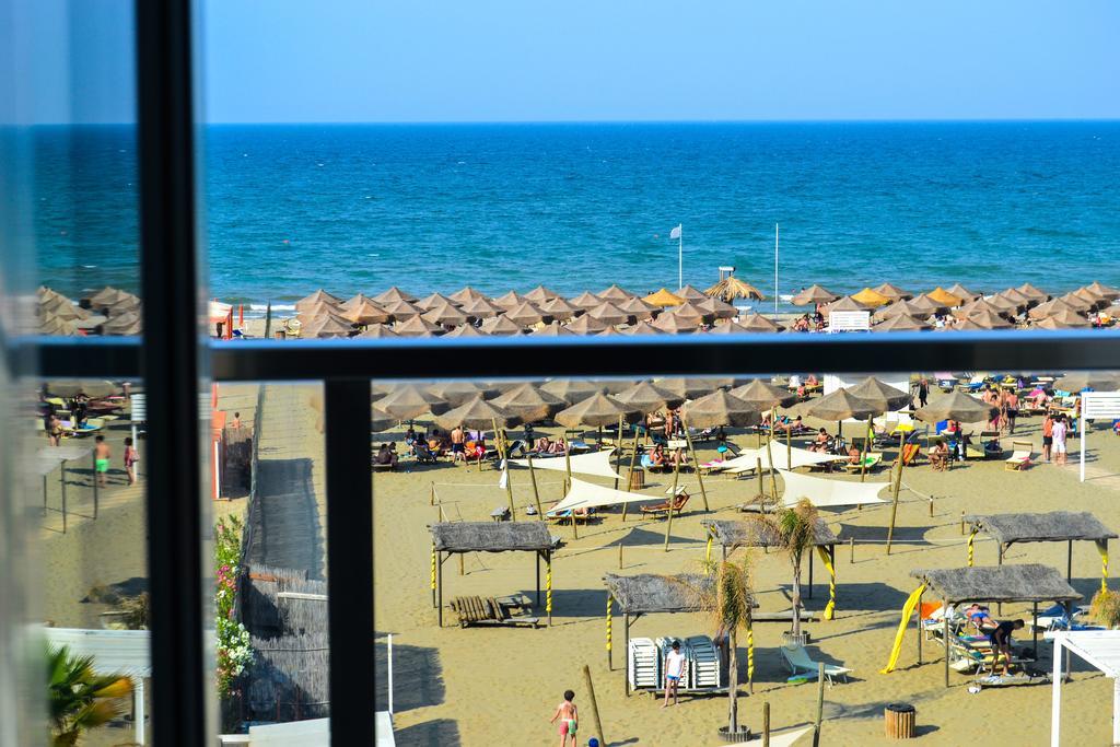 Sottosopra Bed & Breakfast Margherita Di Savoia Bagian luar foto